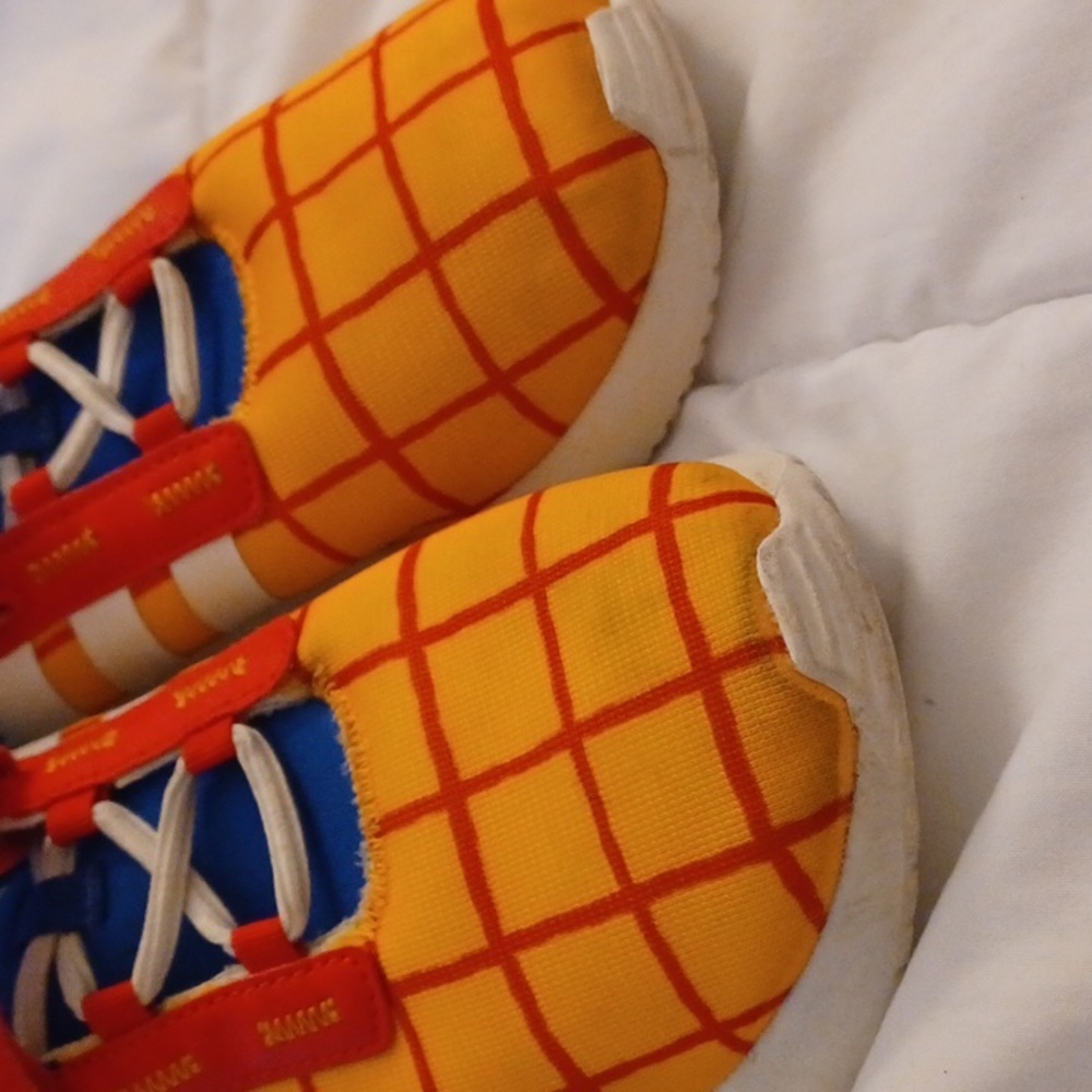Adidas Kids Size 2 - Disney WOODY Shoes - Picture 2 of 5